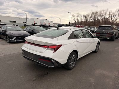 2024 Hyundai Elantra SEL - Photo 4
