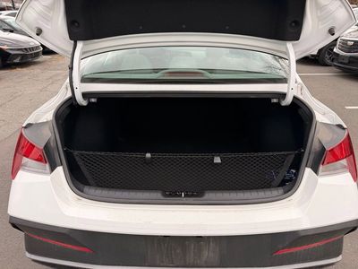 2024 Hyundai Elantra SEL - Photo 31
