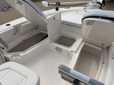 2026 Robalo 246 Cayman SD - Photo 3