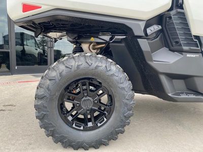2026 Can-Am DEFENDER LIMITED CAB HD11 - Photo 21