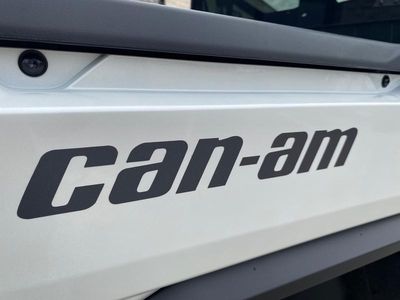 2026 Can-Am DEFENDER LIMITED CAB HD11 - Photo 14