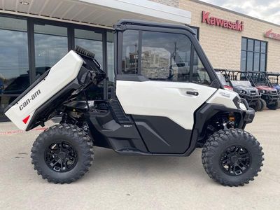 2026 Can-Am DEFENDER LIMITED CAB HD11 - Photo 9