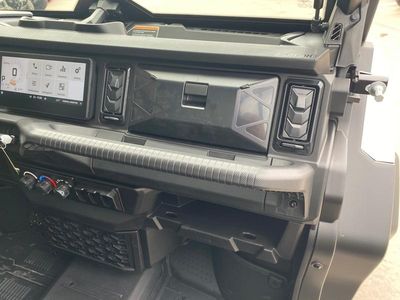 2026 Can-Am DEFENDER LIMITED CAB HD11 - Photo 33