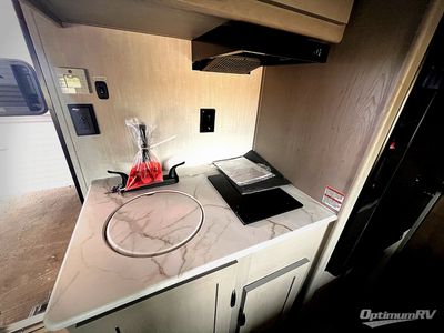 2025 Coachmen Clipper Cadet - Photo 6