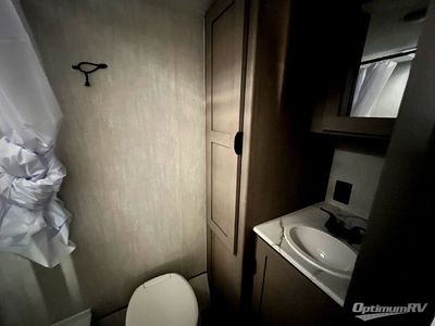 2025 Coachmen Clipper Cadet - Photo 13