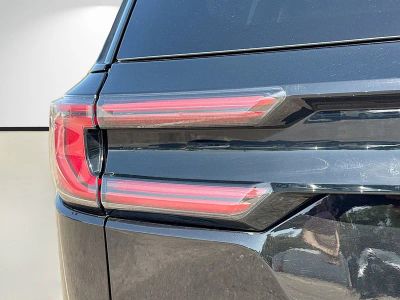 2024 GMC Acadia — photo 10 view