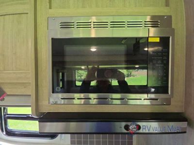 2026 Coachmen RV Catalina Legacy Edition — photo 16 view