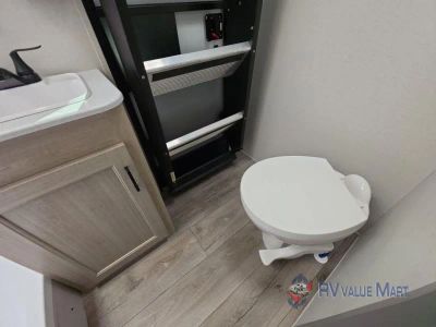 2026 Coachmen RV Catalina Legacy Edition — photo 27 view