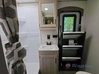 2026 Coachmen RV Catalina Legacy Edition — photo 26 view
