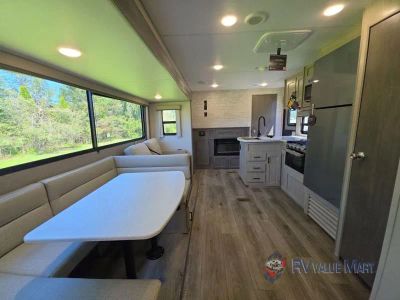 2026 Coachmen RV Catalina Legacy Edition — photo 21 view