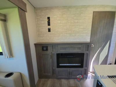 2026 Coachmen RV Catalina Legacy Edition — photo 12 view