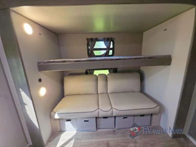 2026 Coachmen RV Catalina Legacy Edition — photo 24 view