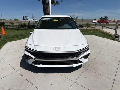 2026 Hyundai Elantra — photo 8 view