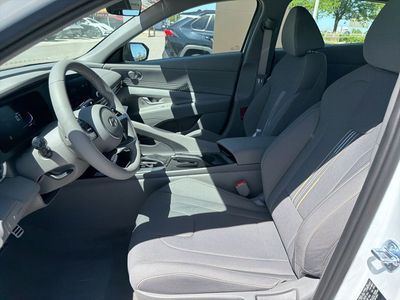 2026 Hyundai Elantra — photo 17 view