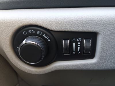 2023 Chrysler Voyager - Photo 13