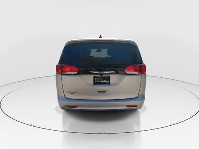 2023 Chrysler Voyager - Photo 6