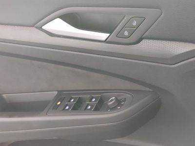 2024 Volkswagen Golf GTI — photo 18 view