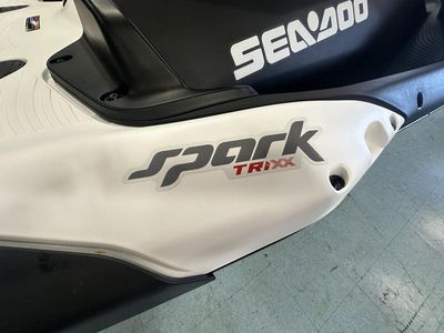 2025 Sea-Doo Spark Trixx for 1 Rotax 900 ACE - 90 iBR and Audio - Photo 9