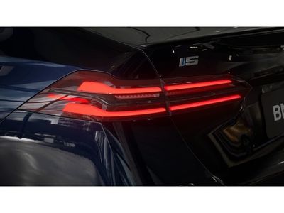 2026 BMW i5 - Photo 8