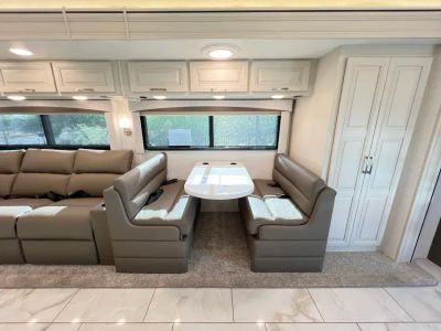 2026 Entegra ACCOLADE XL — photo 16 view
