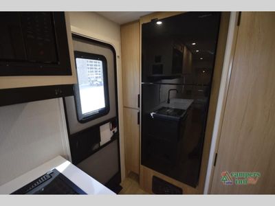 2026 Winnebago Thrive - Photo 28