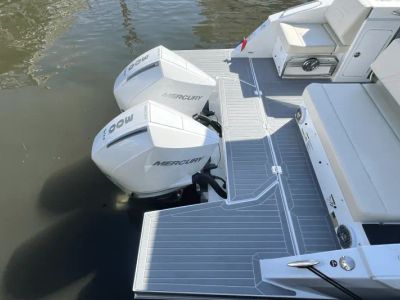 2025 Cruisers Yachts 34 GLS Outboard - Photo 9