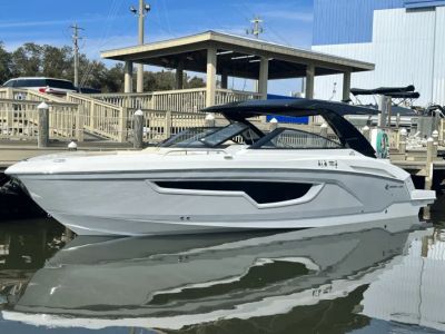2025 Cruisers Yachts 34 GLS Outboard - Photo 6
