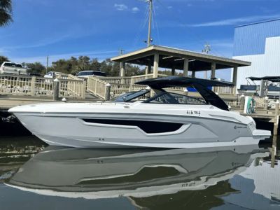 2025 Cruisers Yachts 34 GLS Outboard - Photo 3