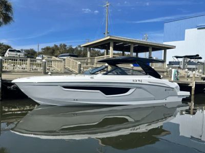 2025 Cruisers Yachts 34 GLS Outboard - Photo 5