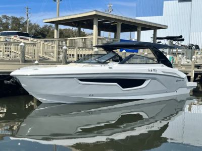 2025 Cruisers Yachts 34 GLS Outboard - Photo 4