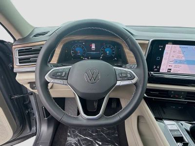 2026 Volkswagen Atlas — photo 10 view