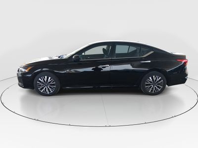 2025 Nissan Altima - Photo 4
