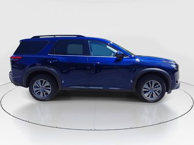 2025 Nissan Pathfinder — photo 8 view