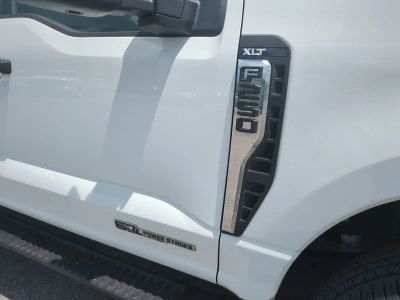 2025 Ford F-250SD — photo 8 view