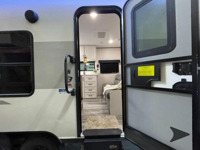 2026 Jayco Jay Flight SLX - Photo 3