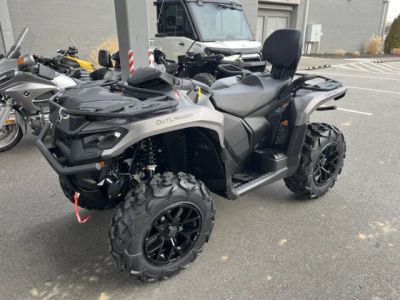 2026 Can-Am® Outlander MAX XT 700 — front three-quarter view