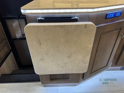 2022 Dynamax DynaQuest XL — photo 33 view