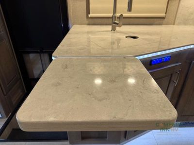 2022 Dynamax DynaQuest XL — photo 34 view