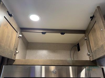 2022 Dynamax DynaQuest XL — photo 47 view