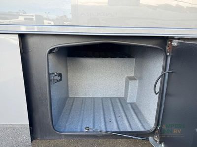 2022 Dynamax DynaQuest XL — photo 13 view