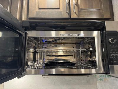 2022 Dynamax DynaQuest XL — photo 45 view