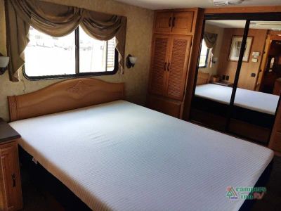 2008 Coachmen RV Sportscoach SRS — photo 40 view