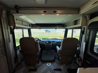 2023 Winnebago Adventure - Photo 13