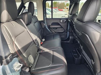 2026 Pre-Owned 2024 Jeep Wrangler - Photo 8