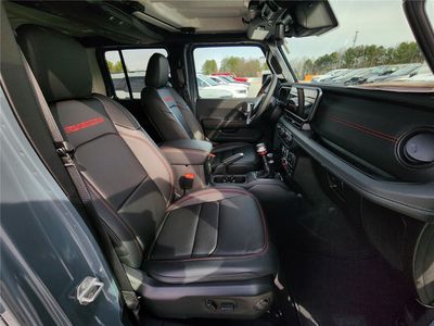 2026 Pre-Owned 2024 Jeep Wrangler - Photo 7