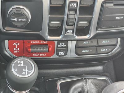 2026 Pre-Owned 2024 Jeep Wrangler - Photo 17