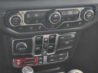 2026 Pre-Owned 2024 Jeep Wrangler - Photo 16
