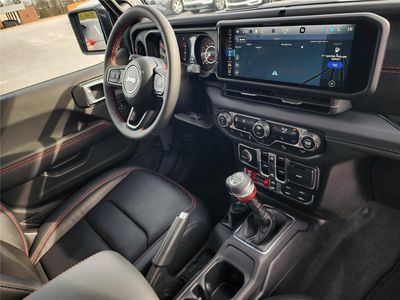 2026 Pre-Owned 2024 Jeep Wrangler - Photo 9