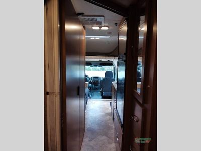 2015 Thor Motor Coach Citation — photo 38 view