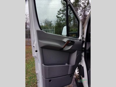 2015 Thor Motor Coach Citation — photo 23 view
